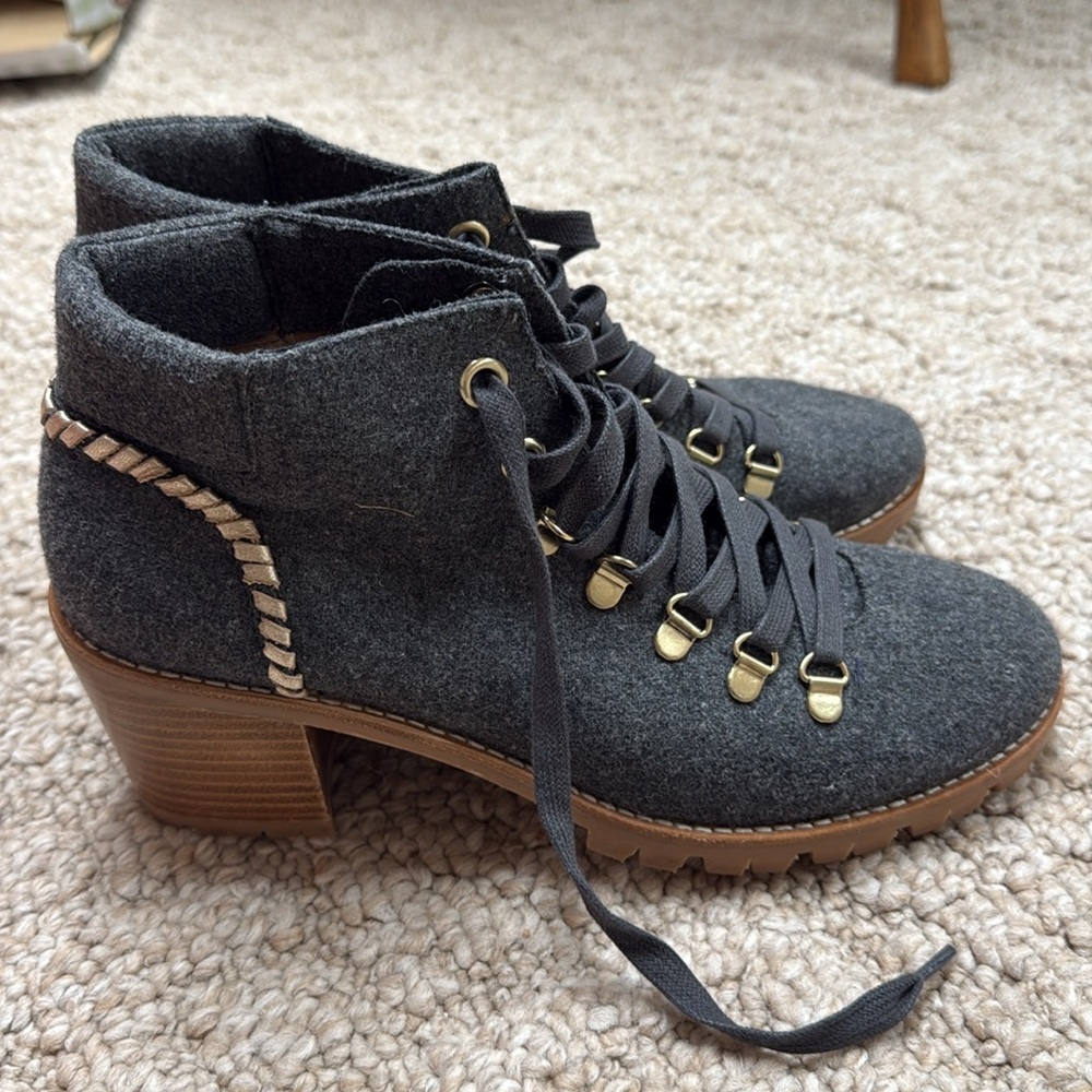 Jack Rogers Poppy Flannel Hiker Boots Grey